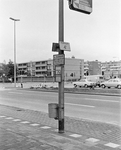 855027 Afbeelding van een bushalte voor stadsbuslijn 4A op de Beneluxlaan te Utrecht.